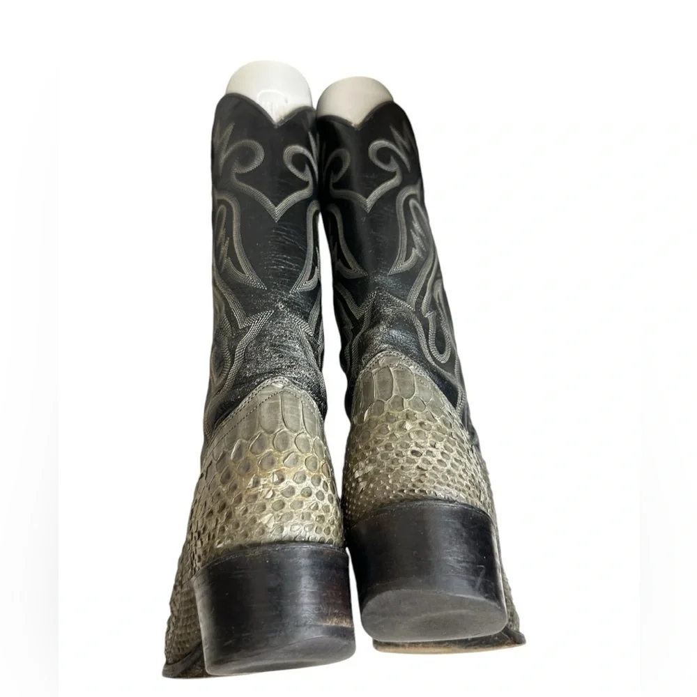 J Chisholm chisholm snakeskin